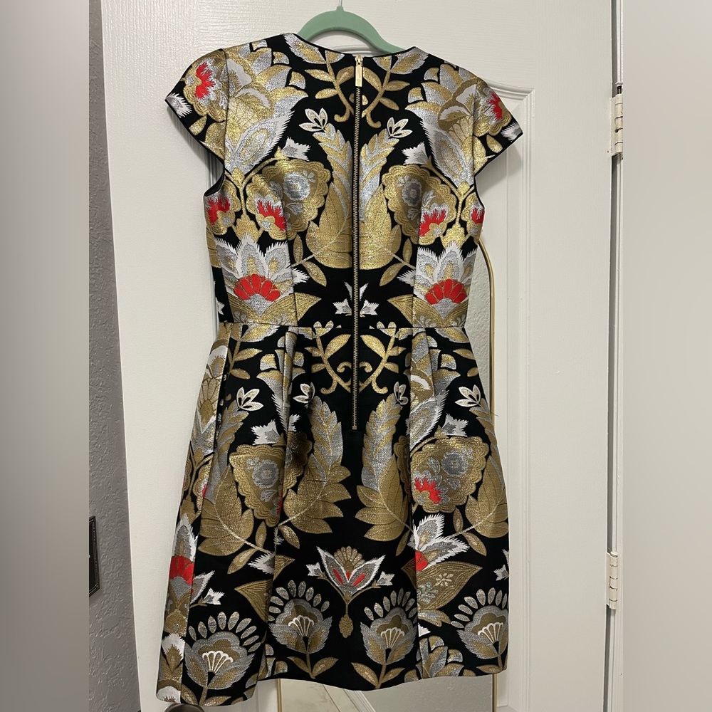 Ted Baker Imoen Opulent Jacquard Mini Dress Gold Metallic Ted Size 2 - Picture 4 of 4